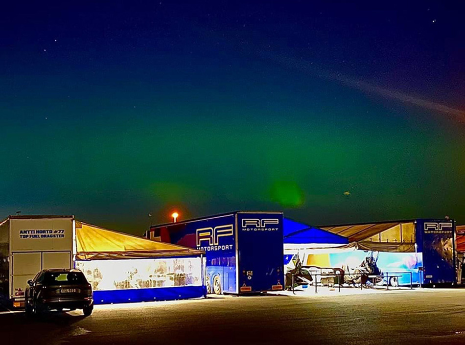 Northern light in the pits